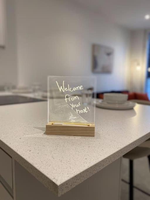 Central Manchester-1Br Apartment Free Parking-Cinema Room Екстер'єр фото